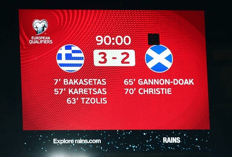 Grecia vence a Escocia 