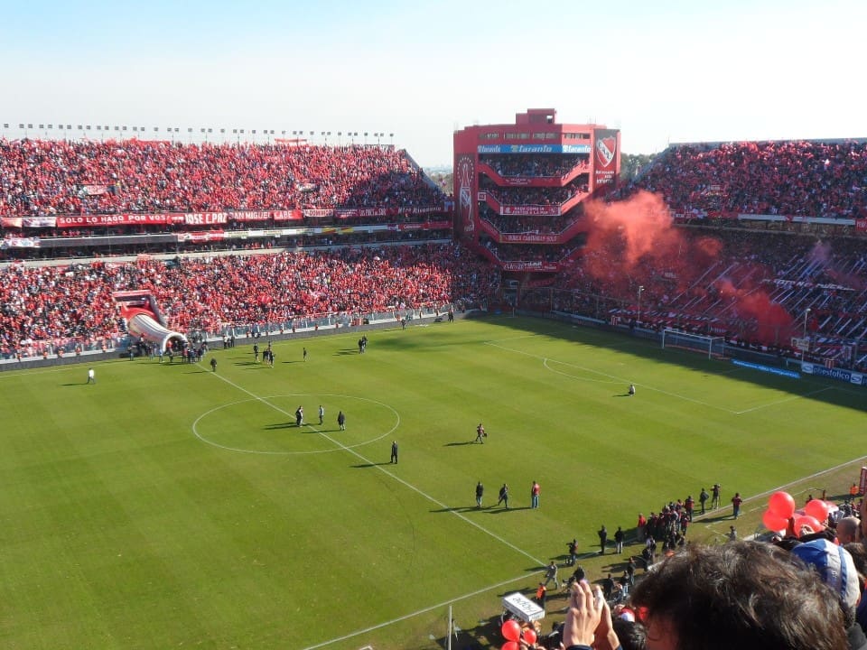 Estadio. Independiente contra Vélez Sarsfield