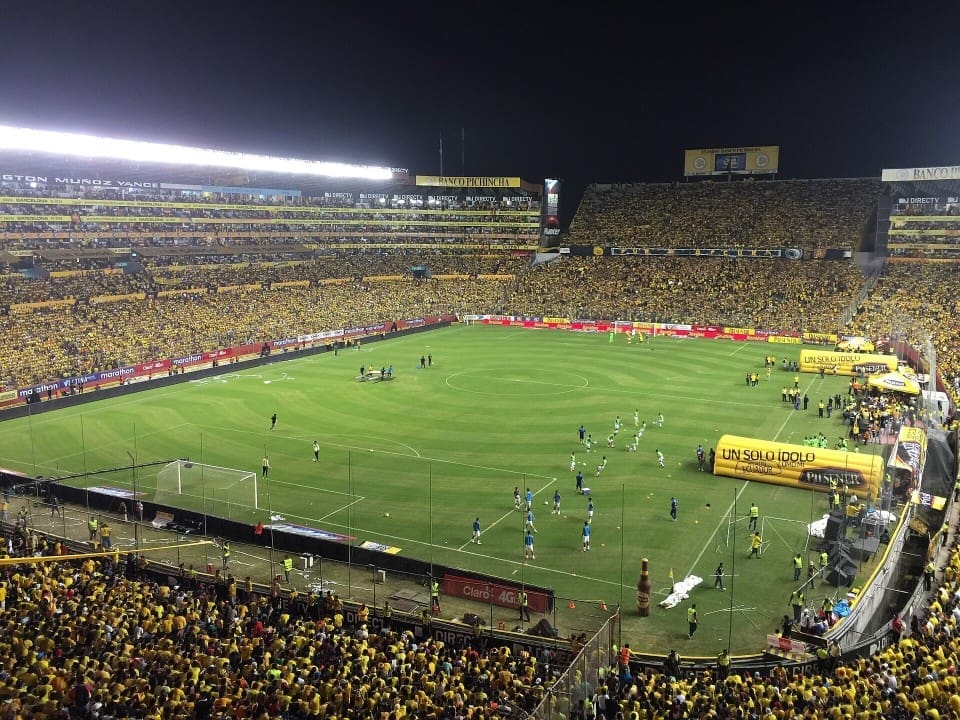 Estadio. Barcelona SC contra Técnico U.