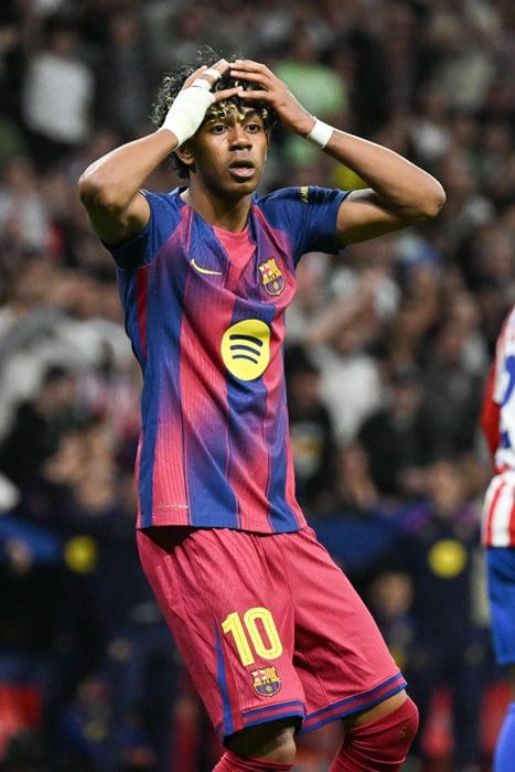 se lamenta tras una ocasión fallada en la eliminación del Barcelona en la Champions League