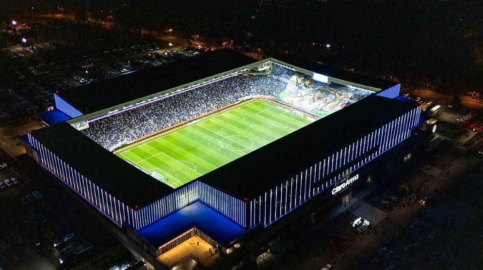Universidad Católica contra La Serena juegan en el Claro Arena