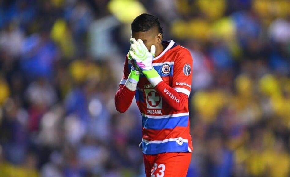 Kevin Mier estaría fuera de las canchas por seis meses