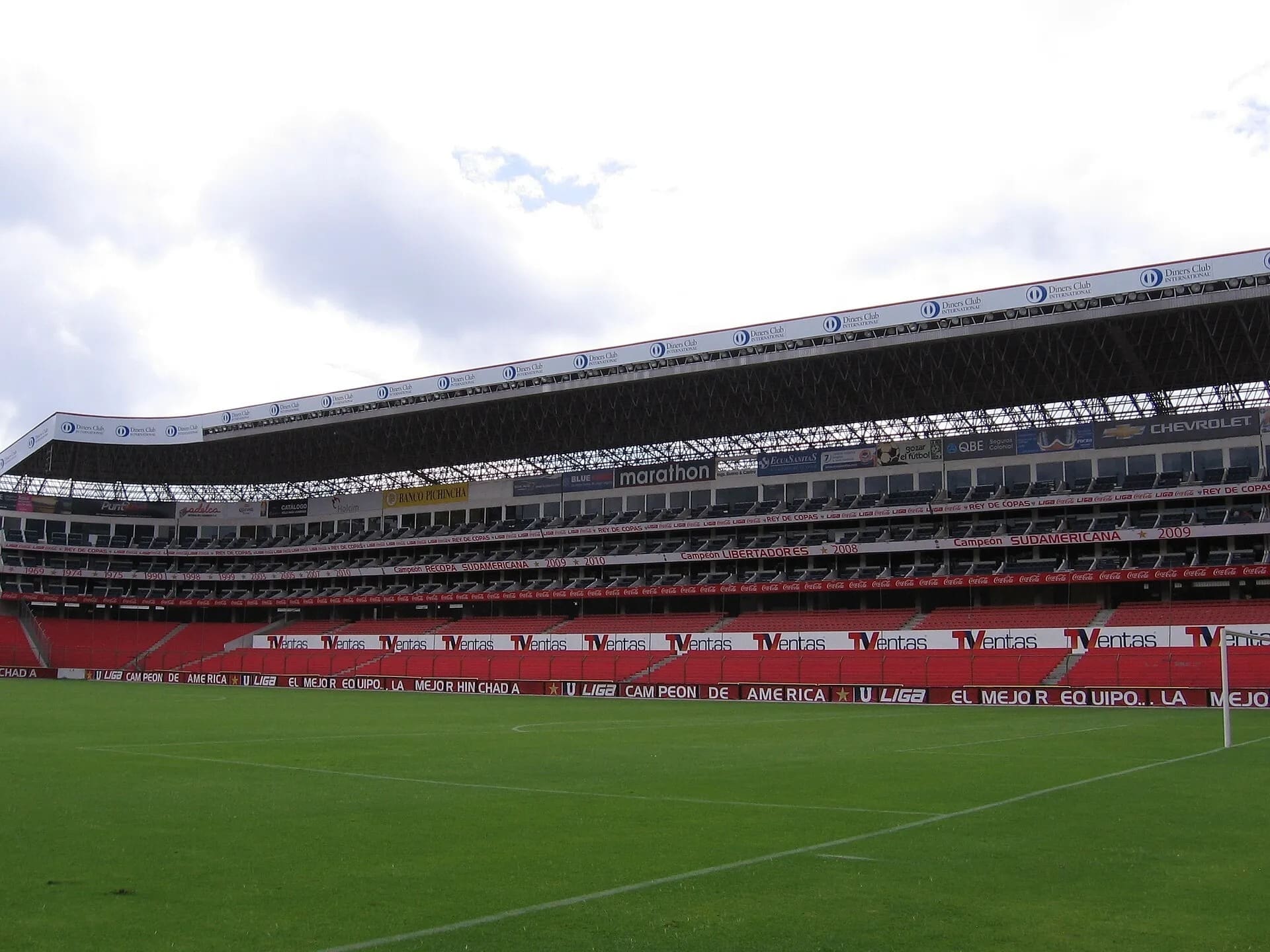 Estadio. Independiente contra LDU Quito 