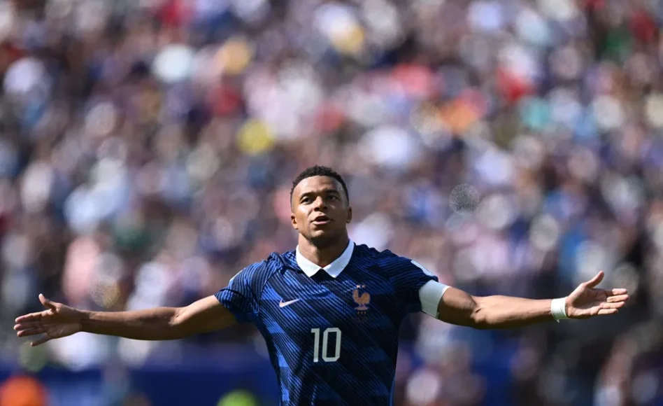 Mbappé en la Copa Mundial arrancó con doblete y marcó territorio