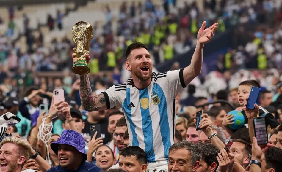 Copa Mundial: una marea albiceleste de más de 100 mil personas