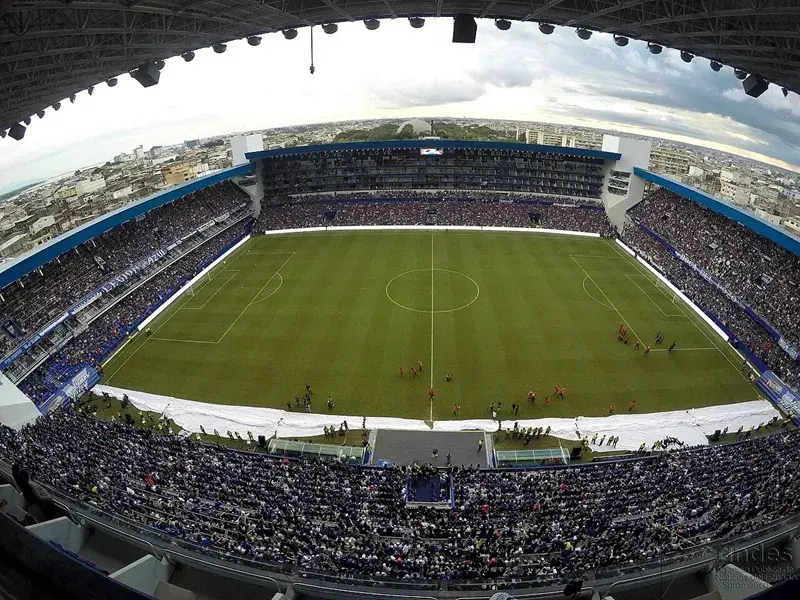 Estadio. Emelec contra Macará