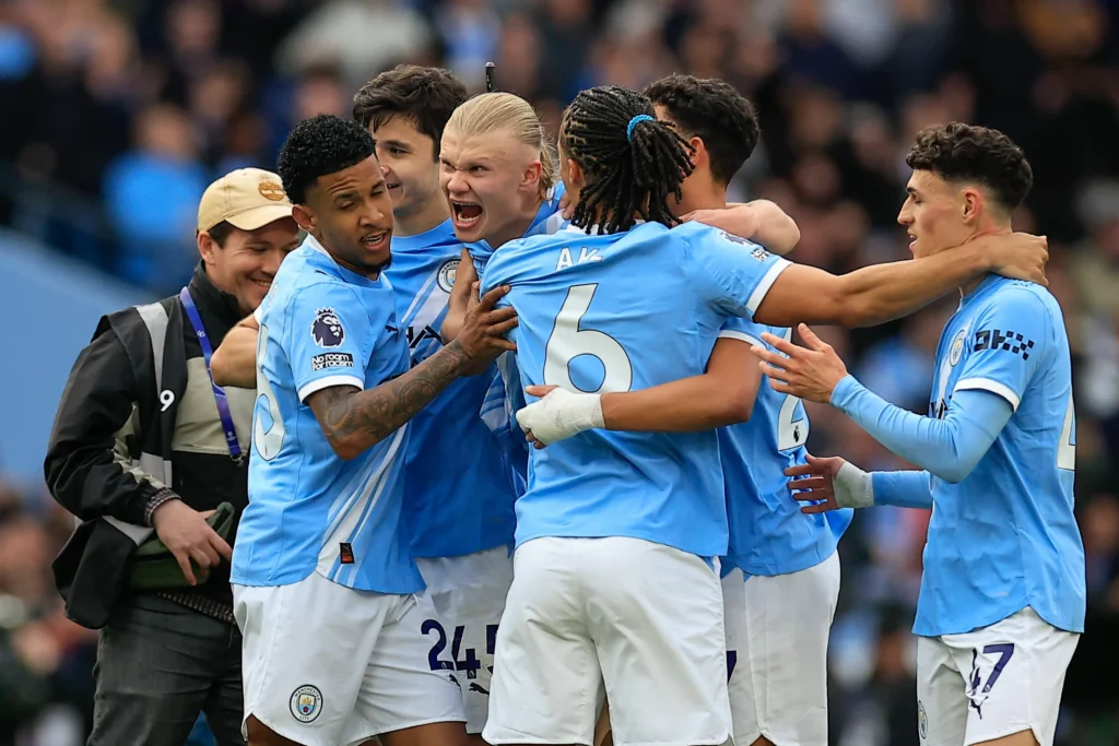 Haaland festeja el gol del triunfo del Manchester City contra el Arsenal.