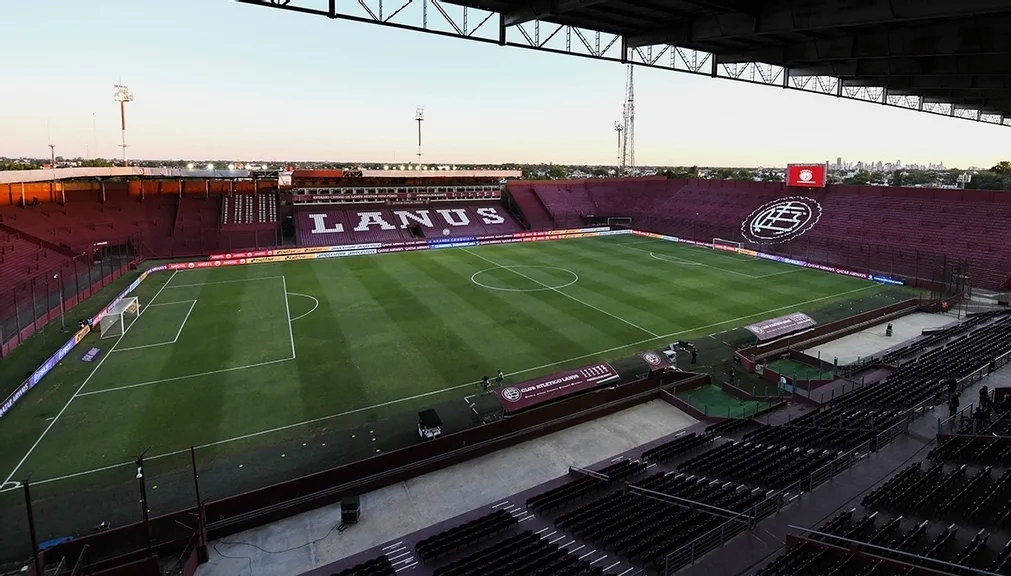 Estadio. Lanús contra Mirassol