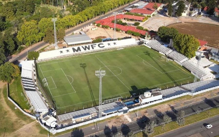 Wanderers contra Progreso se enfrentan en el Estadio Parque Viera