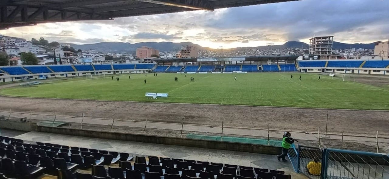 Estadio. Libertad contra Barcelona SC
