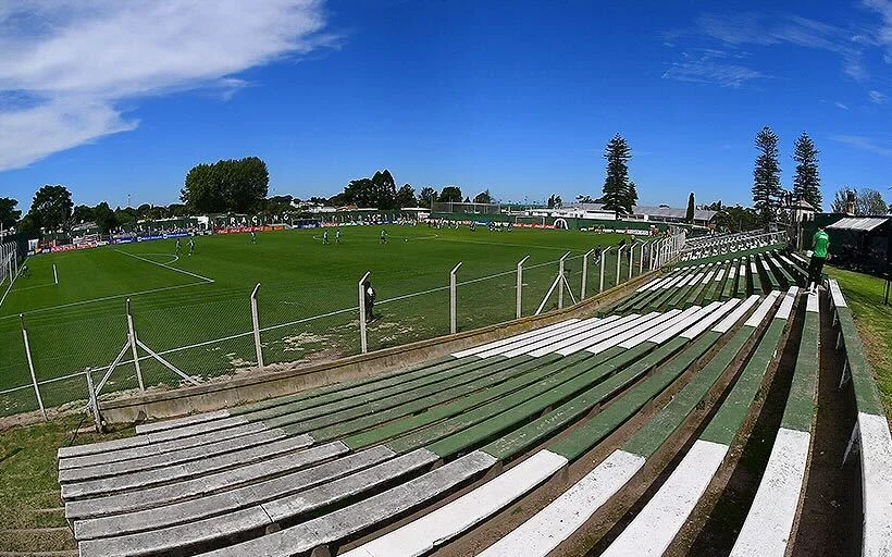 Parque Roberto (Racing) - Racing contra Juventud –Liga Uruguaya Apertura 2026– 4 de Abril (10:00 hora local)