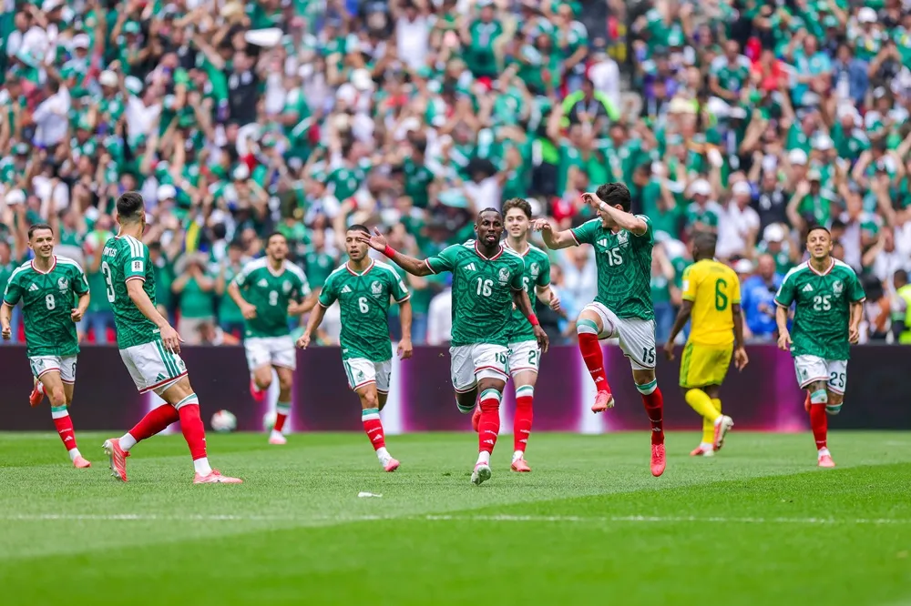 Jugadores de México celebran un gol ante Sudáfrica en la inauguración de la Copa Mundial 2026. Jugadores de México celebran un gol ante Sudáfrica en la inauguración de la Copa Mundial 2026.