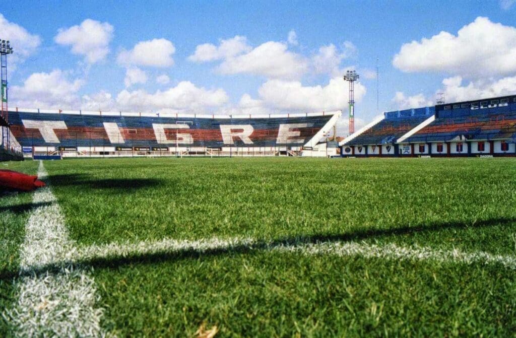 Estadio. Tigre contra Estudiantes