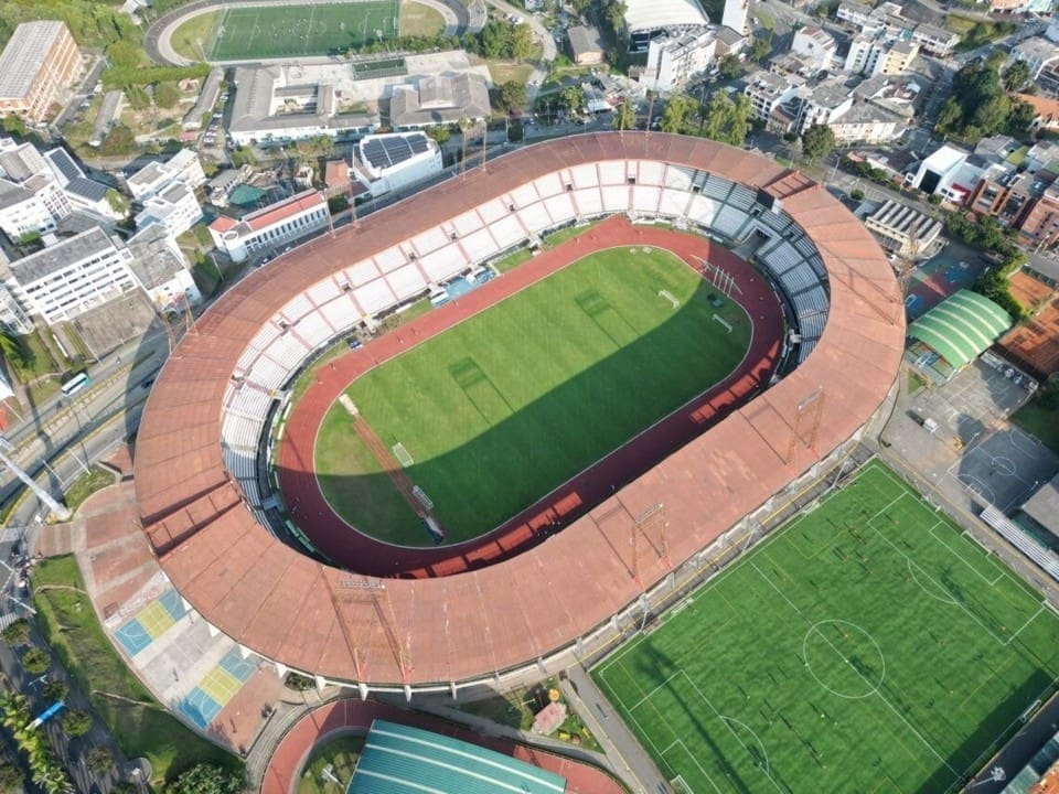 Estadio. Once Caldas contra Boyacá Chicó