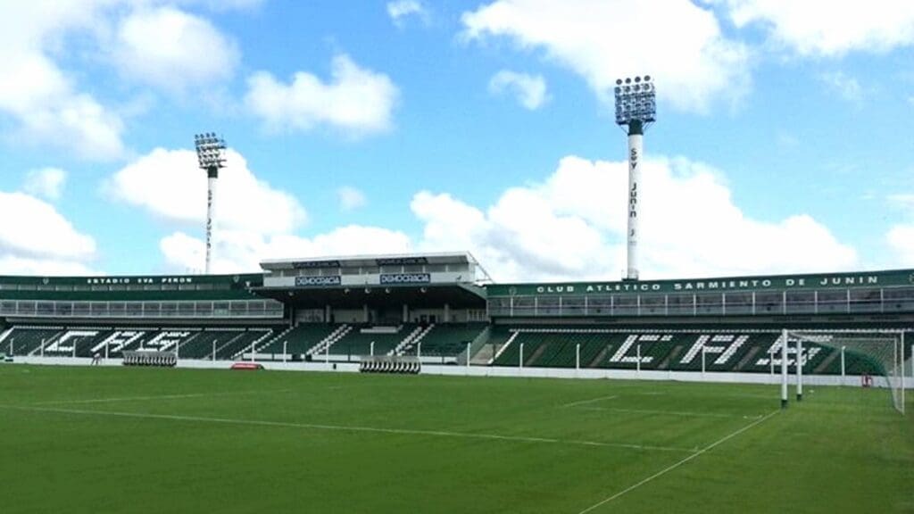 Estadio. Sarmiento contra Atlético Tucumán