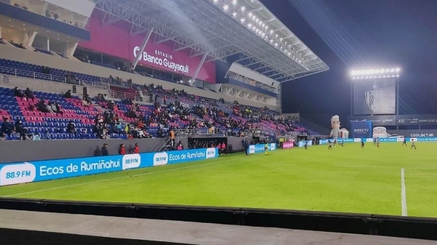Estadio. Independiente del Valle contra Aucas