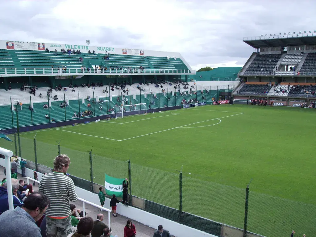 Estadio. Banfield contra Independiente Rivadavia