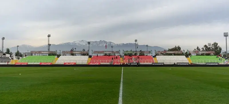 Estadio. Palestino contra La Serena