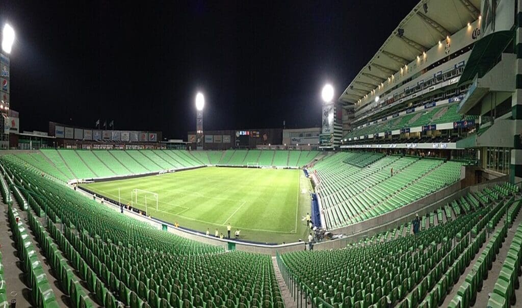 Estadio. Santos contra Necaxa
