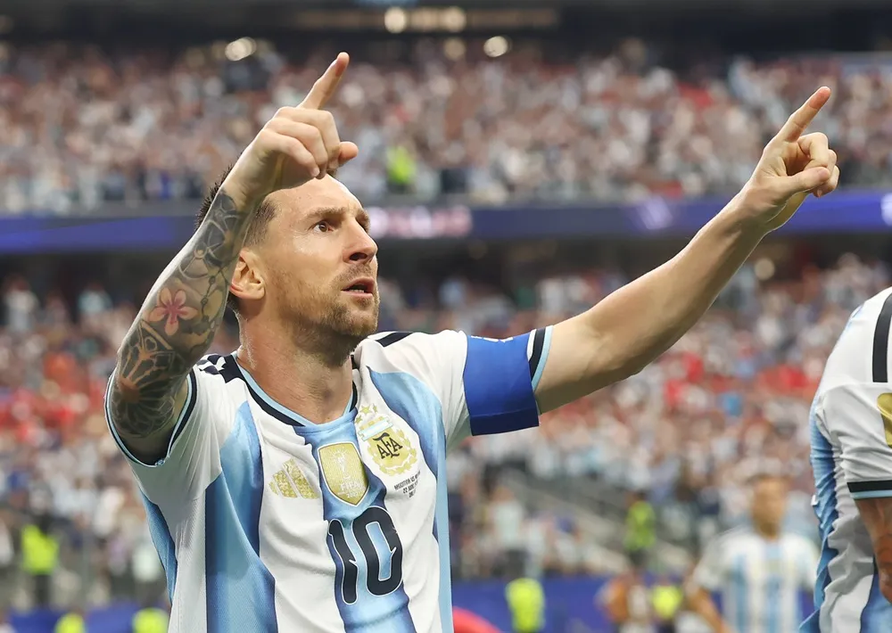 Lionel Messi celebra su doblete ante Austria, con el que se convirtió en el máximo goleador de los Mundiales.
