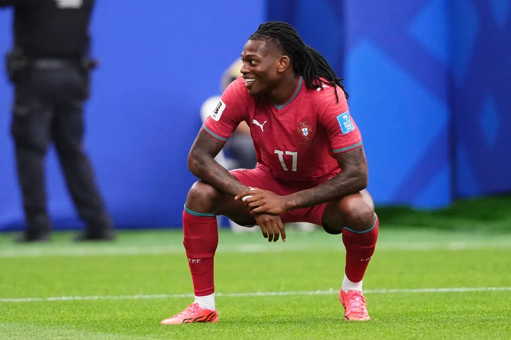 Rafael Leão celebra en la cancha tras marcar el quinto gol de Portugal ante Uzbekistán en el Mundial 2026. Rafael Leão celebra en la cancha tras marcar el quinto gol de Portugal ante Uzbekistán en el Mundial 2026.